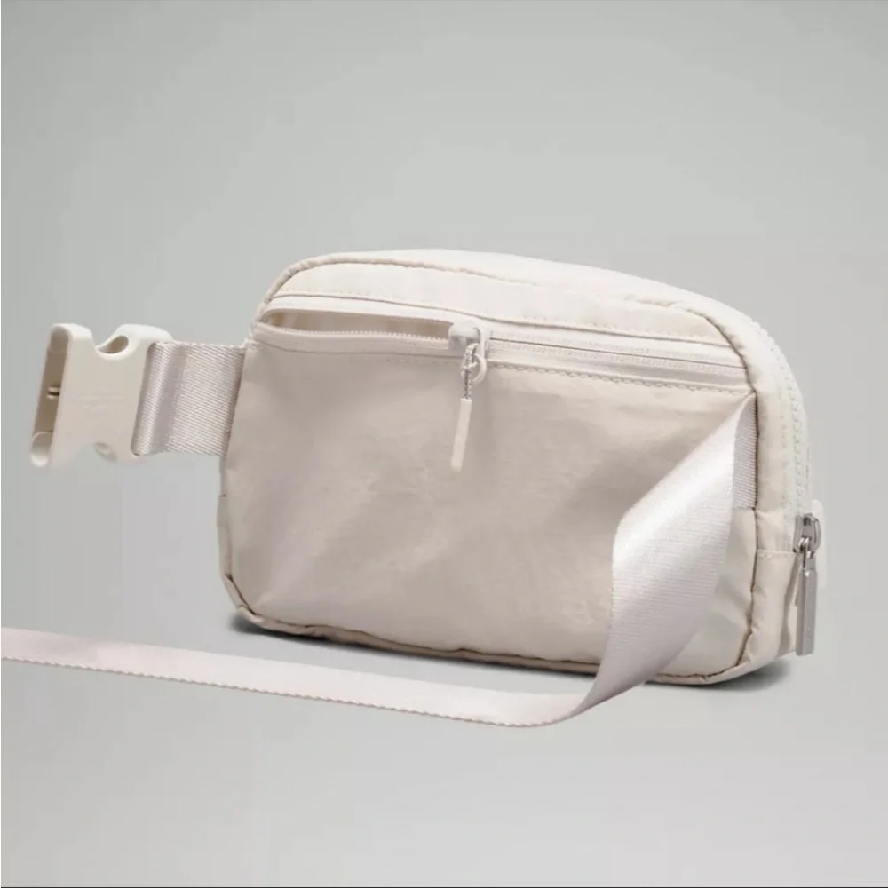 LULULEMON Everywhere belt bag (White Opal) - Picture 2 of 6